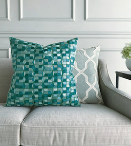 LABRYNTH TEAL DECORATIVE PILLOW 